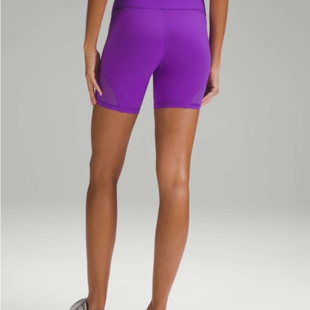 Lululemon Wunder Train Mesh Panel High-Rise Short 6" - size 2 NWT
Atomic Purple